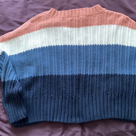 Cute and Cozy V neck Sweater-NWOT - Picture 8 of 8